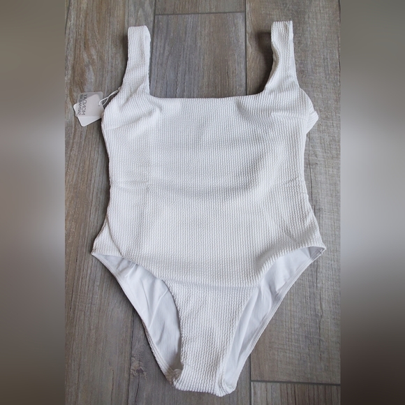 Monday one piece swimsuit - Picture 6 of 7